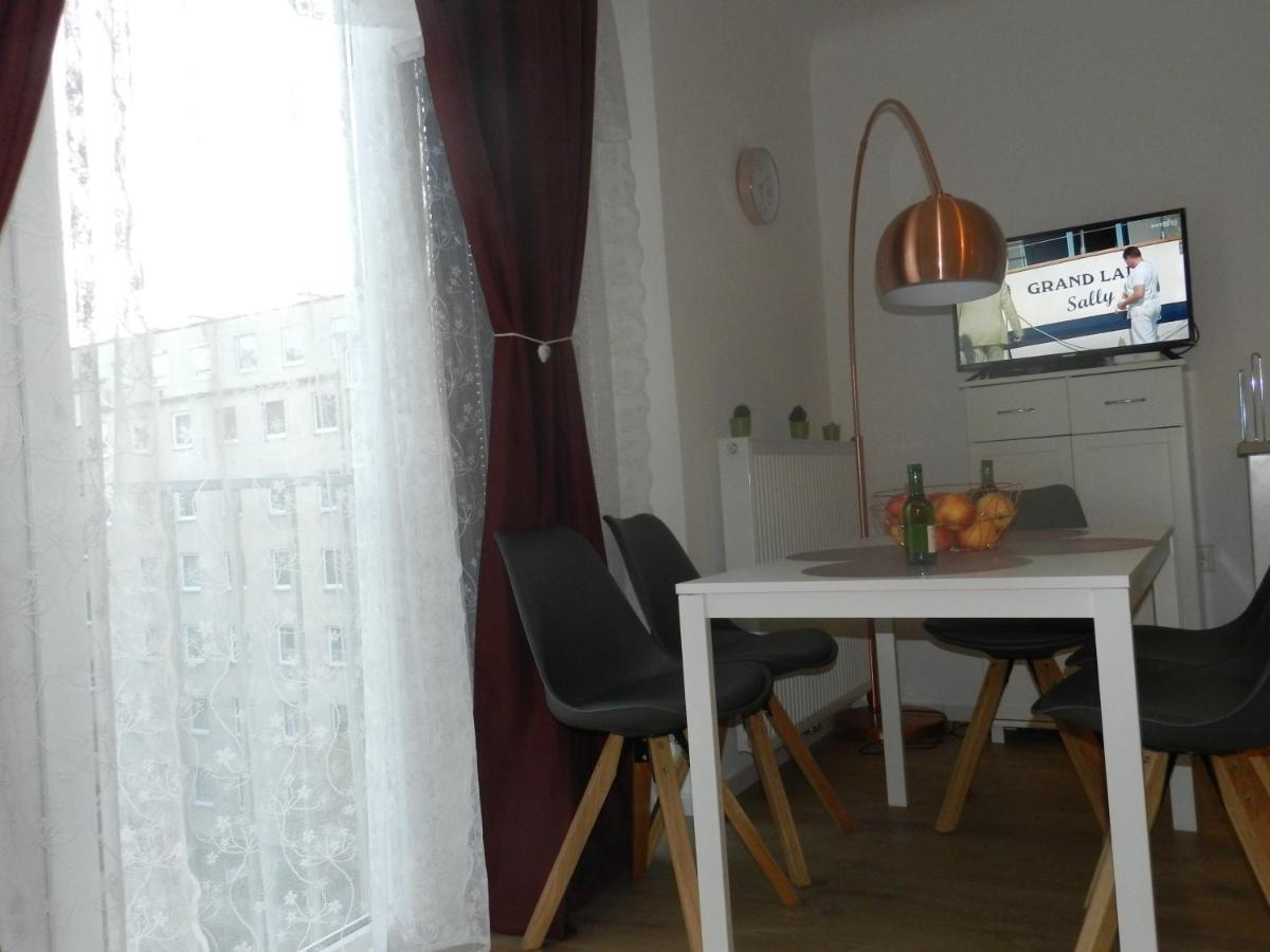 Klassik And Sunny Apartment! Vienna Luaran gambar