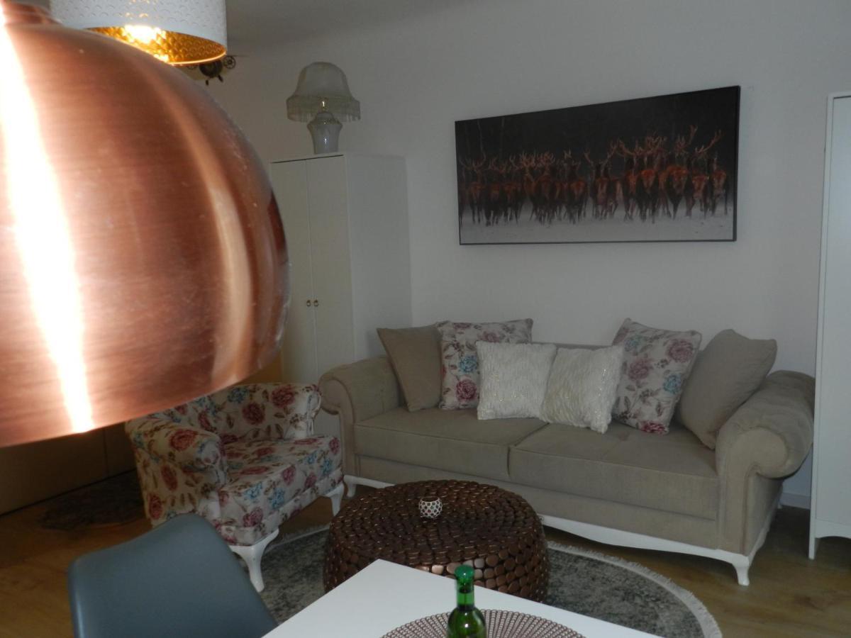 Klassik And Sunny Apartment! Vienna Luaran gambar